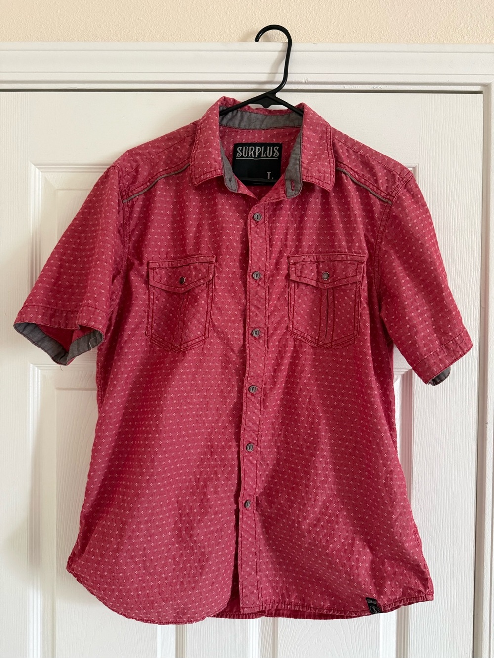 Surplus Men’s Red Short Sleeve Button Down Shirt Size L